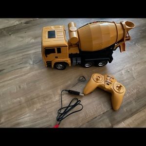 Cement mixer remote control truck
